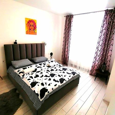 Новобудова Сам Центр Жк "Семицвіт" Apartment Lviv Ngoại thất bức ảnh
