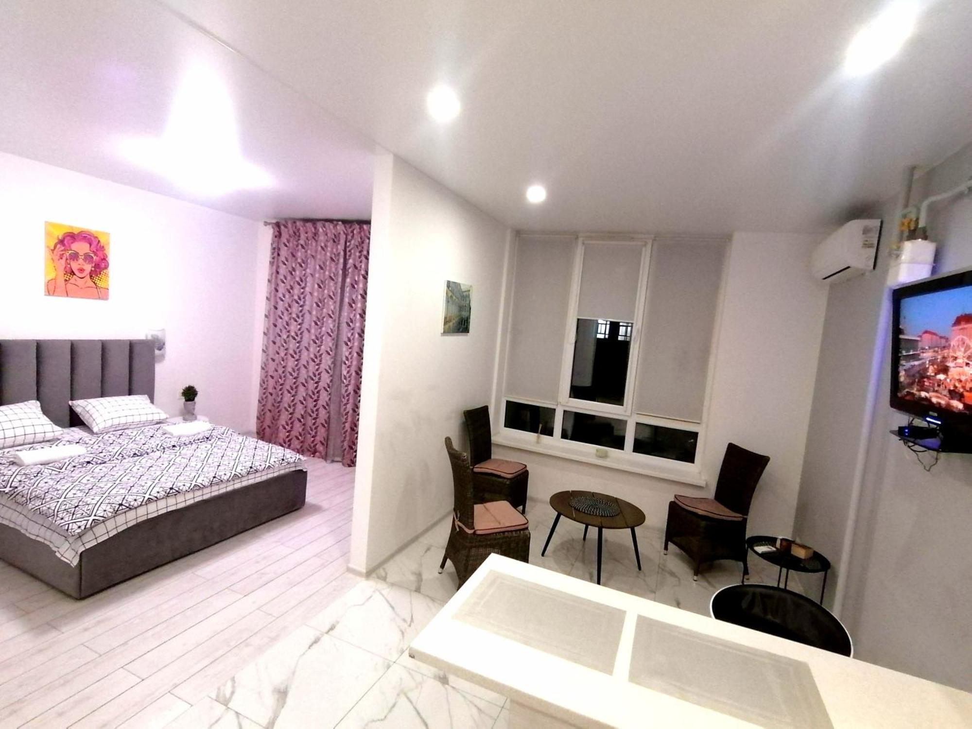 Новобудова Сам Центр Жк "Семицвіт" Apartment Lviv Ngoại thất bức ảnh