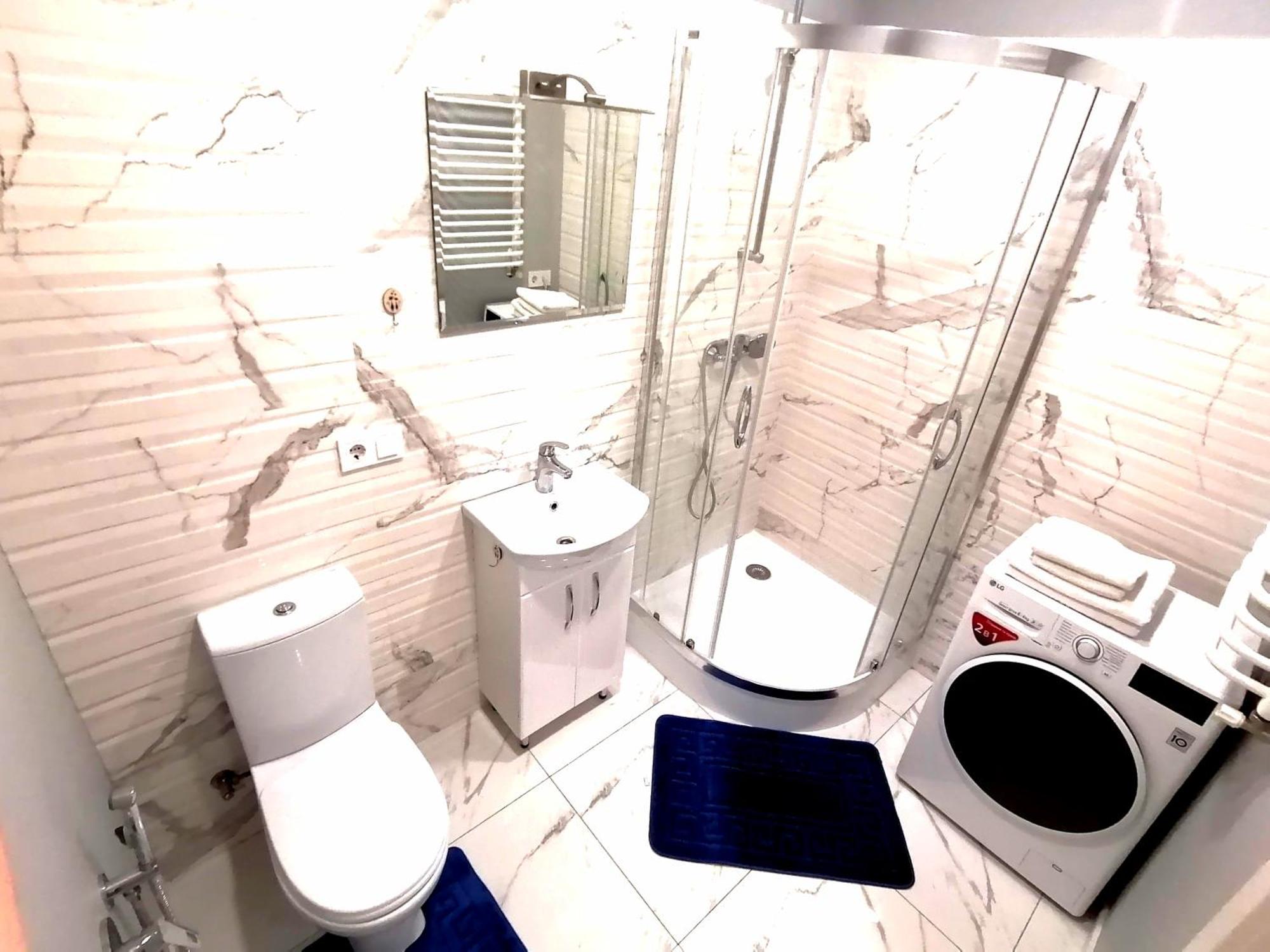 Новобудова Сам Центр Жк "Семицвіт" Apartment Lviv Ngoại thất bức ảnh